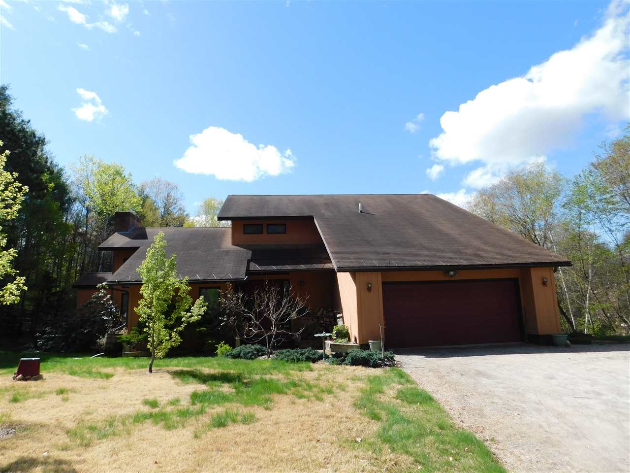 189 Robert Rogers Road Dunbarton, NH 03046 - Photo 2 of 40