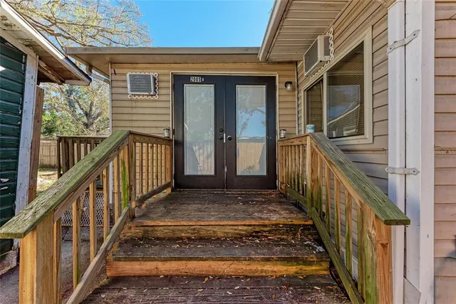 a view of a entryway door of the house