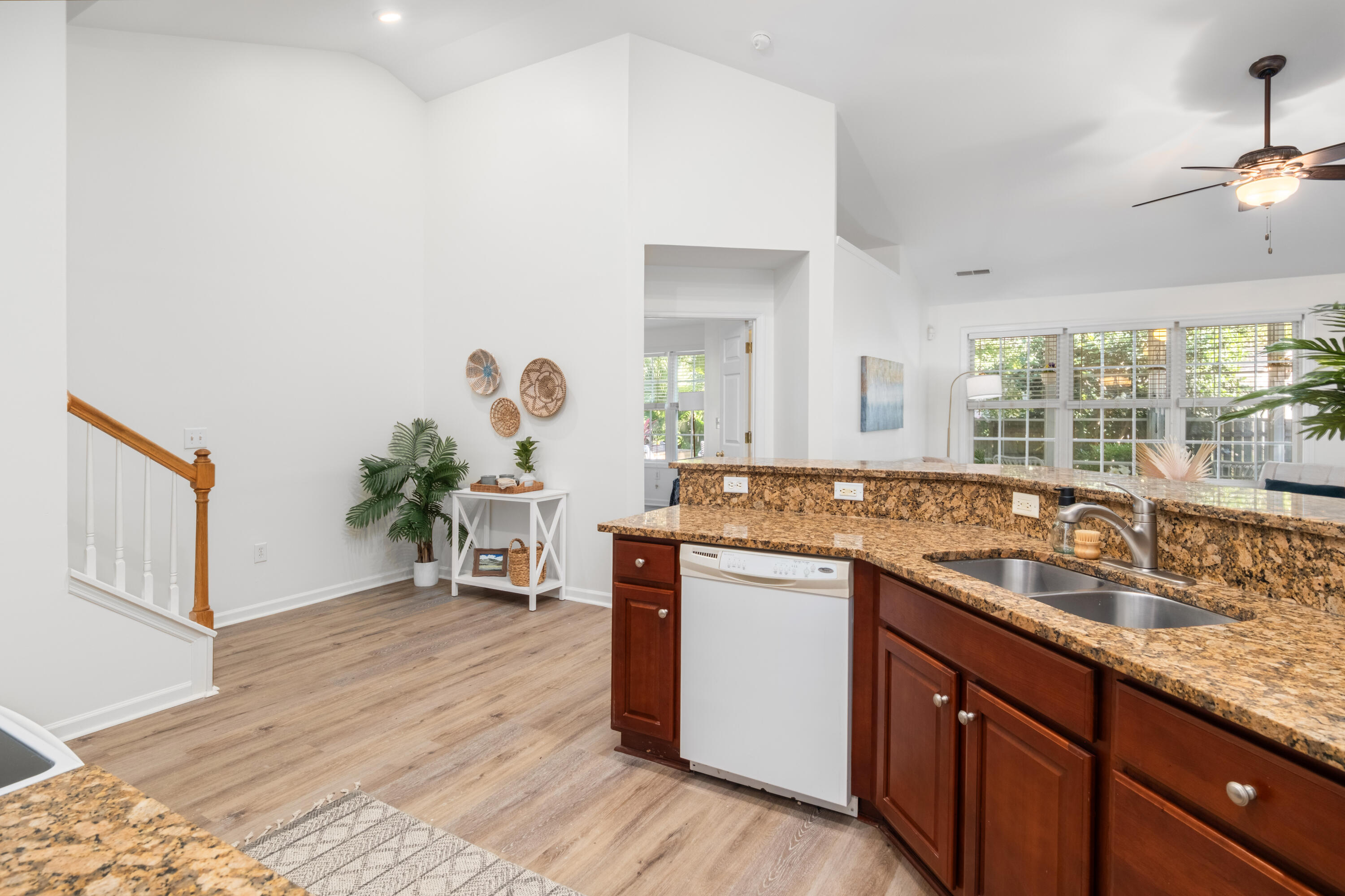 2851 Curran Place Mount Pleasant, SC 29466 - Photo 18 of 38 2851 Curran Place_Eterna_Media-18