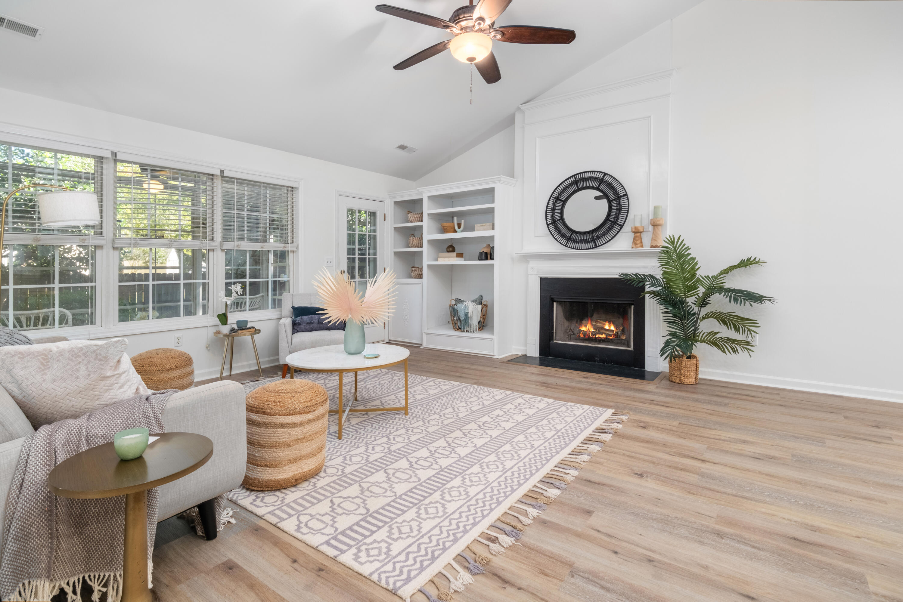 2851 Curran Place Mount Pleasant, SC 29466 - Photo 7 of 38 2851 Curran Place_Eterna_Media-8