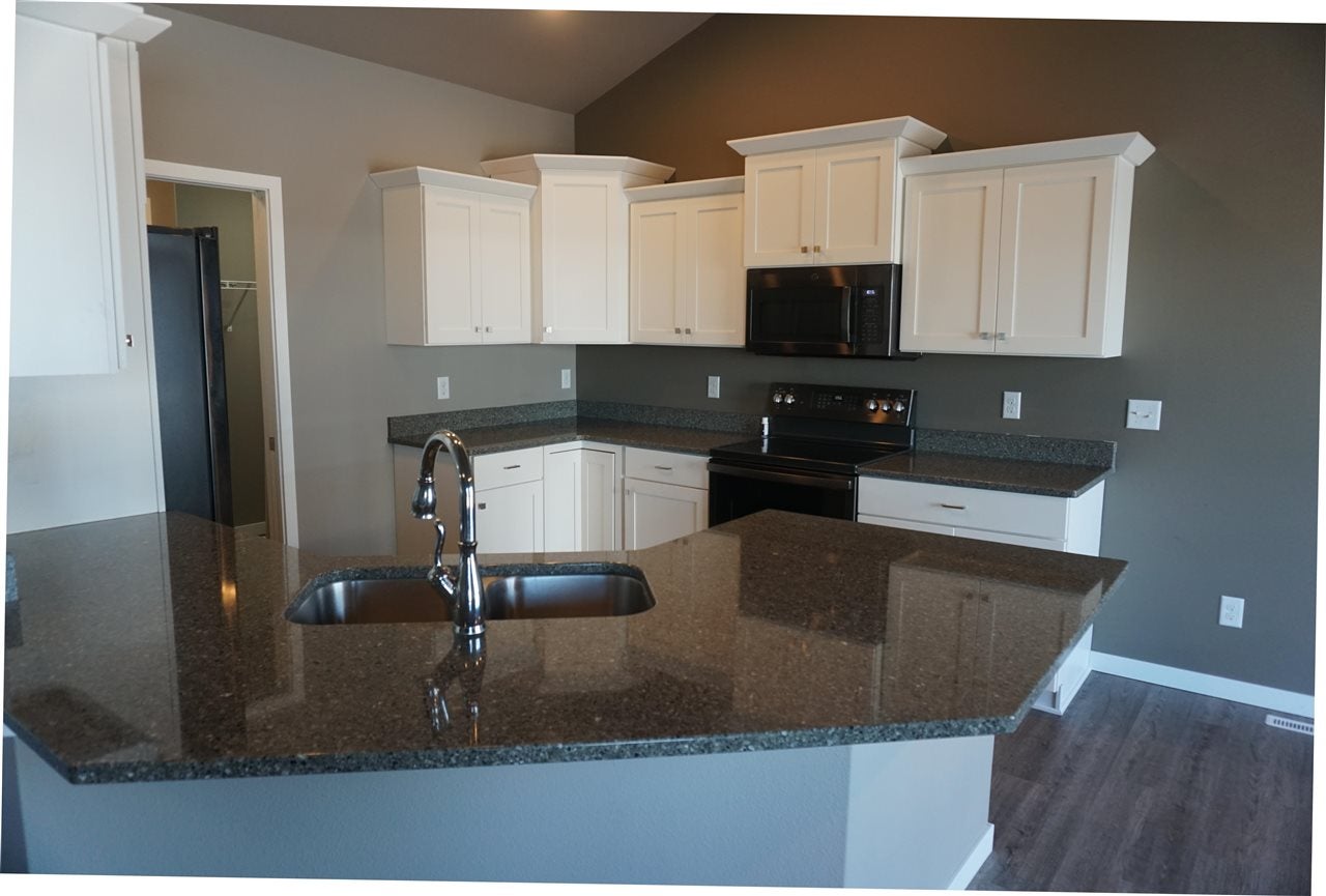 103 Cherry Lane Riverside, IA 52327 - Photo 7 of 20 Gallery Image 7