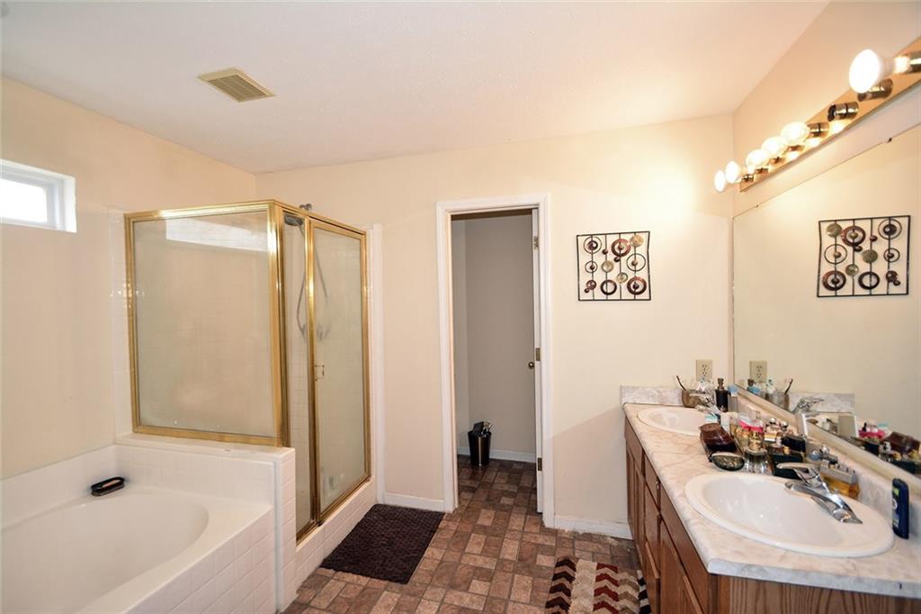 4631 Falcon Run Way Indianapolis, IN 46254 - Photo 3 of 22 Gallery Image 3