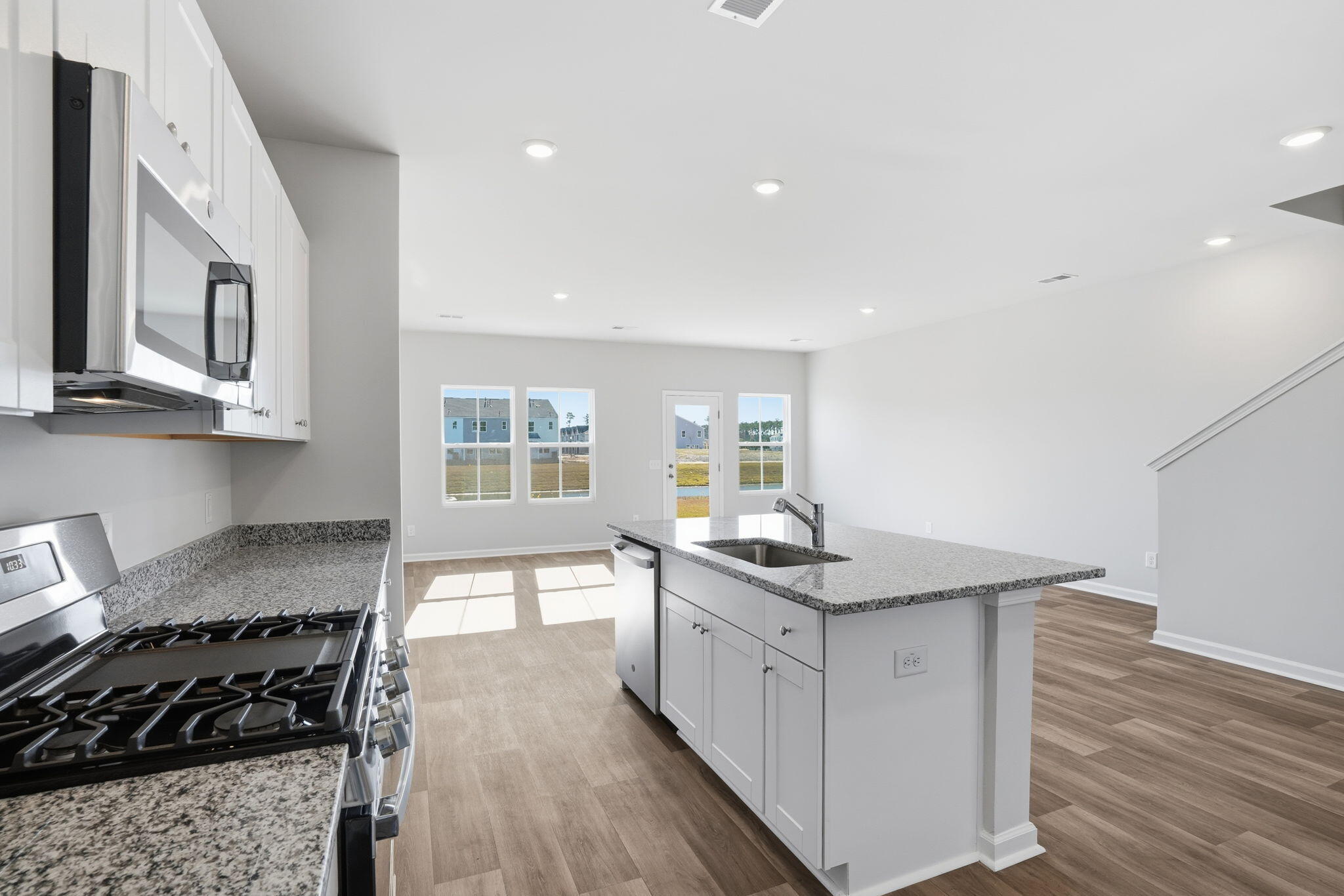 402 Tiliwa Street Summerville, SC 29486 - Photo 11 of 27 11-web-or-mls-013_DSC09508