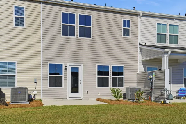 $3,100 | 402 Tiliwa Street, Summerville, SC 29486