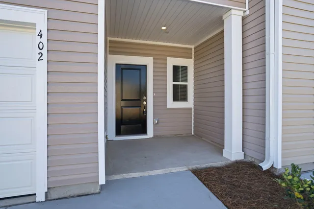 $3,100 | 402 Tiliwa Street, Summerville, SC 29486
