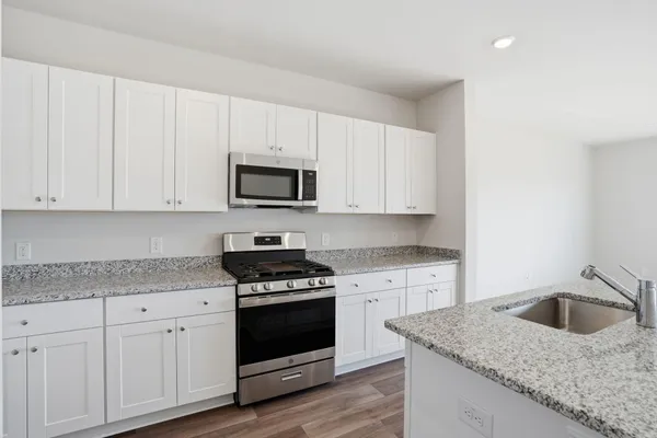 $2,600 | 402 Tiliwa Street, Summerville, SC 29486