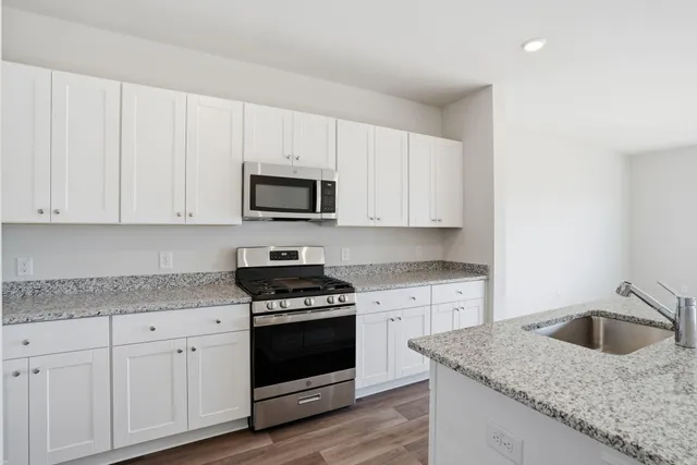 $3,100 | 402 Tiliwa Street, Summerville, SC 29486