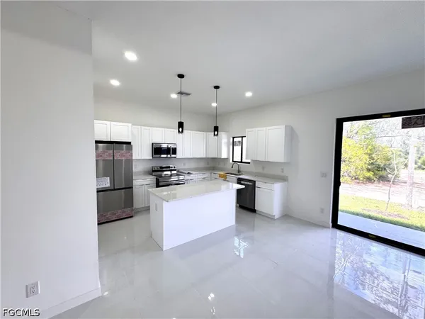 $2,300 | 4505 Northwest 34th Street, Cape Coral, FL 33993