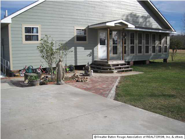 8887 Lemon Road Slaughter, LA 70777 - Photo 2 of 27 Gallery Image 2