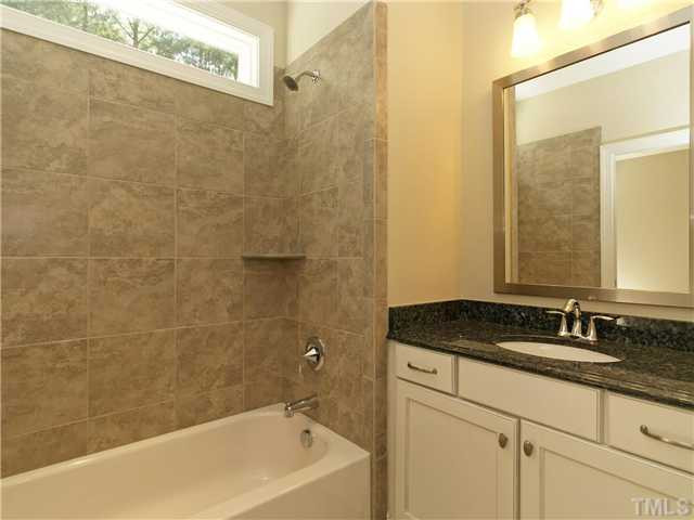 7004 Carries Reach Way Raleigh, NC 27614 - Photo 18 of 24 Bath off Guest