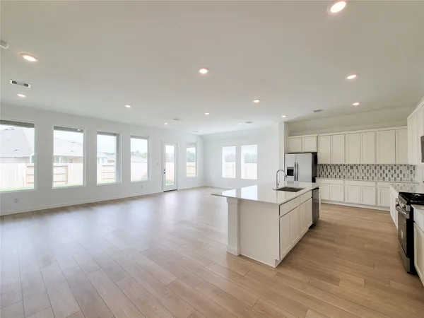 $2,795 | 17850 Aile Pierre Pass, Conroe, TX 77302