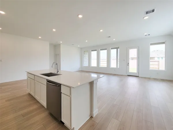 $2,795 | 17850 Aile Pierre Pass, Conroe, TX 77302