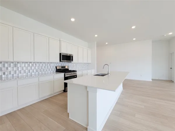 $2,795 | 17850 Aile Pierre Pass, Conroe, TX 77302