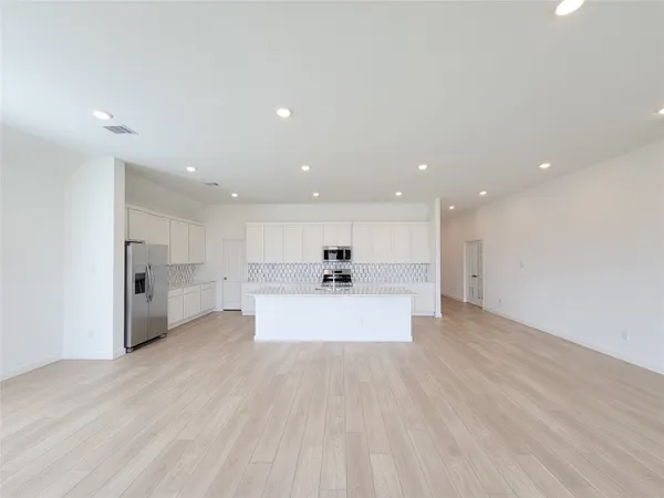 $2,795 | 17850 Aile Pierre Pass, Conroe, TX 77302