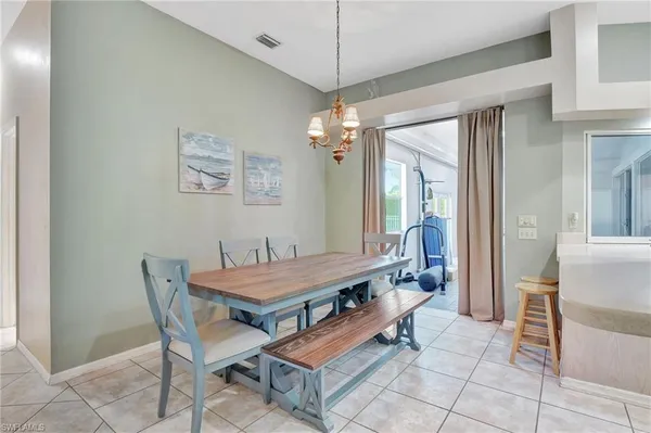 $1,000,000 | 2024 Imperial Circle, Naples, FL 34110