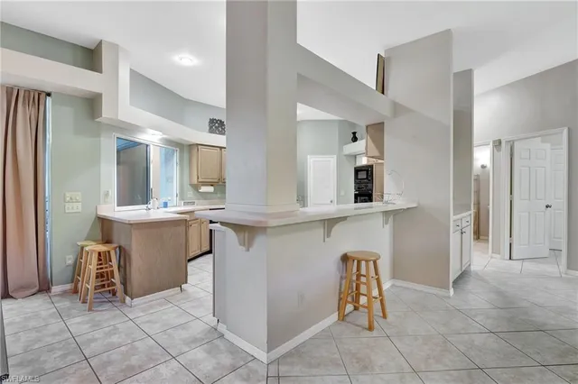 $1,000,000 | 2024 Imperial Circle, Naples, FL 34110