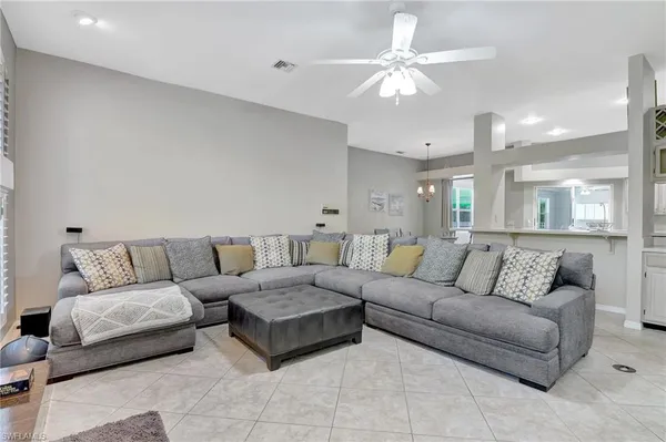 $1,000,000 | 2024 Imperial Circle, Naples, FL 34110