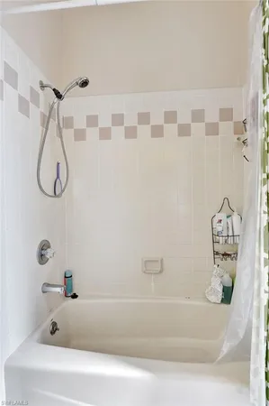 $1,000,000 | 2024 Imperial Circle, Naples, FL 34110