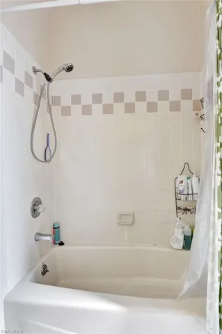 $1,000,000 | 2024 Imperial Circle, Naples, FL 34110