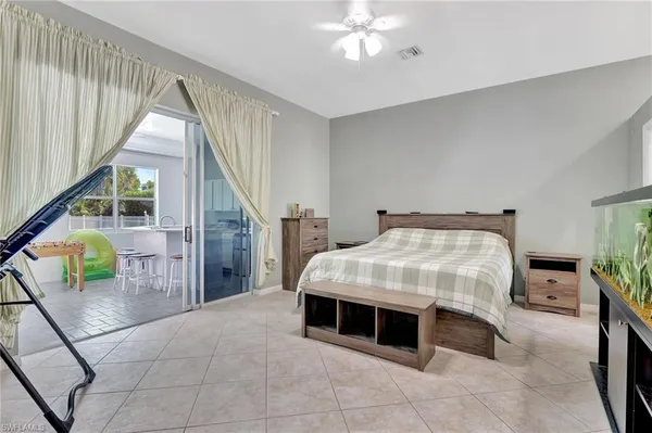 $1,000,000 | 2024 Imperial Circle, Naples, FL 34110