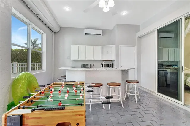 $1,000,000 | 2024 Imperial Circle, Naples, FL 34110