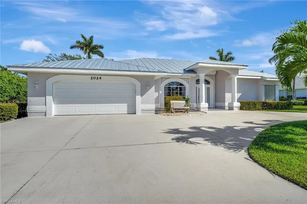 $1,000,000 | 2024 Imperial Circle, Naples, FL 34110