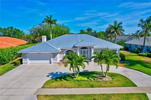 $1,000,000 | 2024 Imperial Circle, Naples, FL 34110