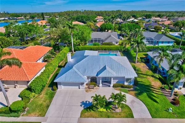 $1,000,000 | 2024 Imperial Circle, Naples, FL 34110