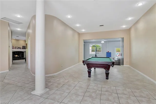 $1,000,000 | 2024 Imperial Circle, Naples, FL 34110