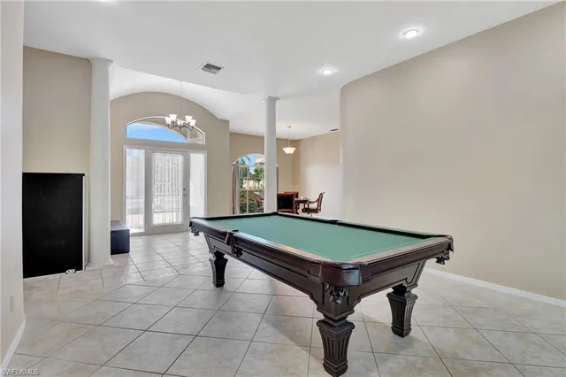 $1,000,000 | 2024 Imperial Circle, Naples, FL 34110