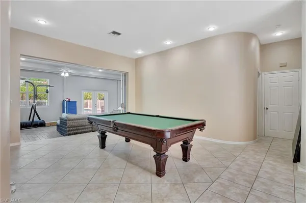 $1,000,000 | 2024 Imperial Circle, Naples, FL 34110