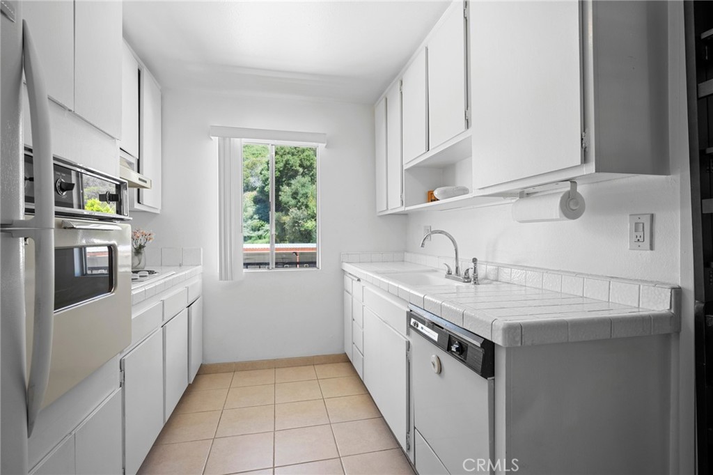 1935 Alpha Road, Unit 214 Glendale, CA 91208 - Photo 11 of 29