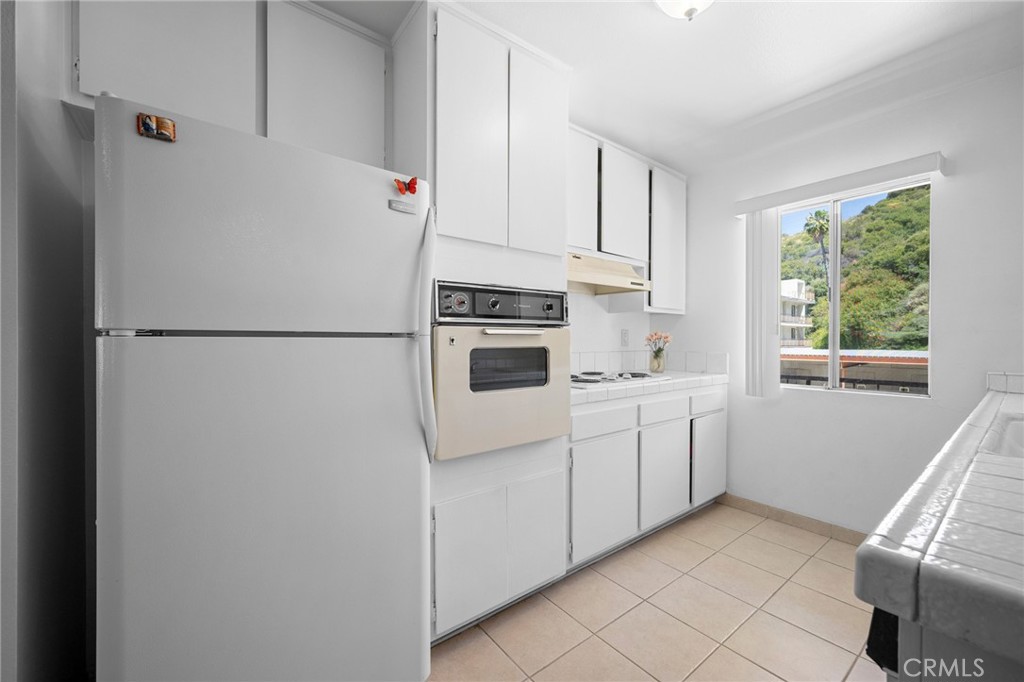 1935 Alpha Road, Unit 214 Glendale, CA 91208 - Photo 12 of 29