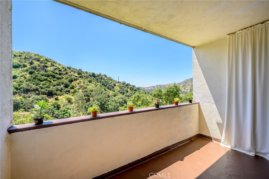 1935 Alpha Road, Unit 214 Glendale, CA 91208 - Photo 18 of 29