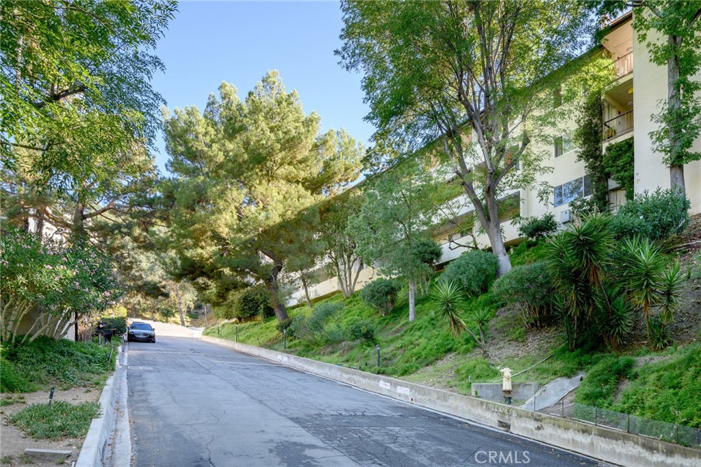 1935 Alpha Road, Unit 214 Glendale, CA 91208 - Photo 25 of 29
