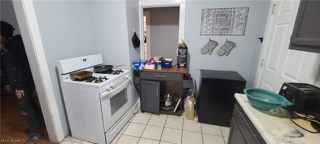 3686 Menlo Road Cleveland, OH 44120 - Photo 14 of 27