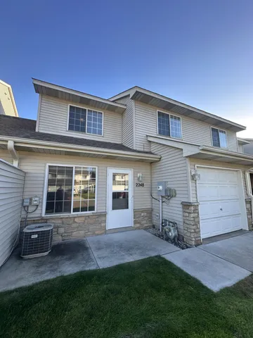 $1,700 | 2248 Affirmed Drive, Shakopee, MN 55379