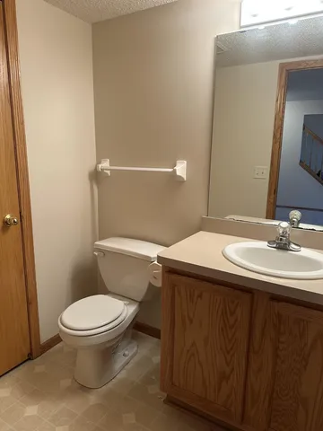 $1,700 | 2248 Affirmed Drive, Shakopee, MN 55379