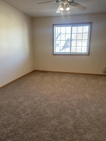 $1,700 | 2248 Affirmed Drive, Shakopee, MN 55379