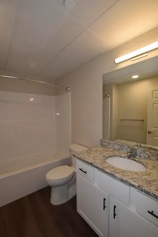 $2,200 | 217 Rockingham Road, Unit 101, Londonderry, NH 03053