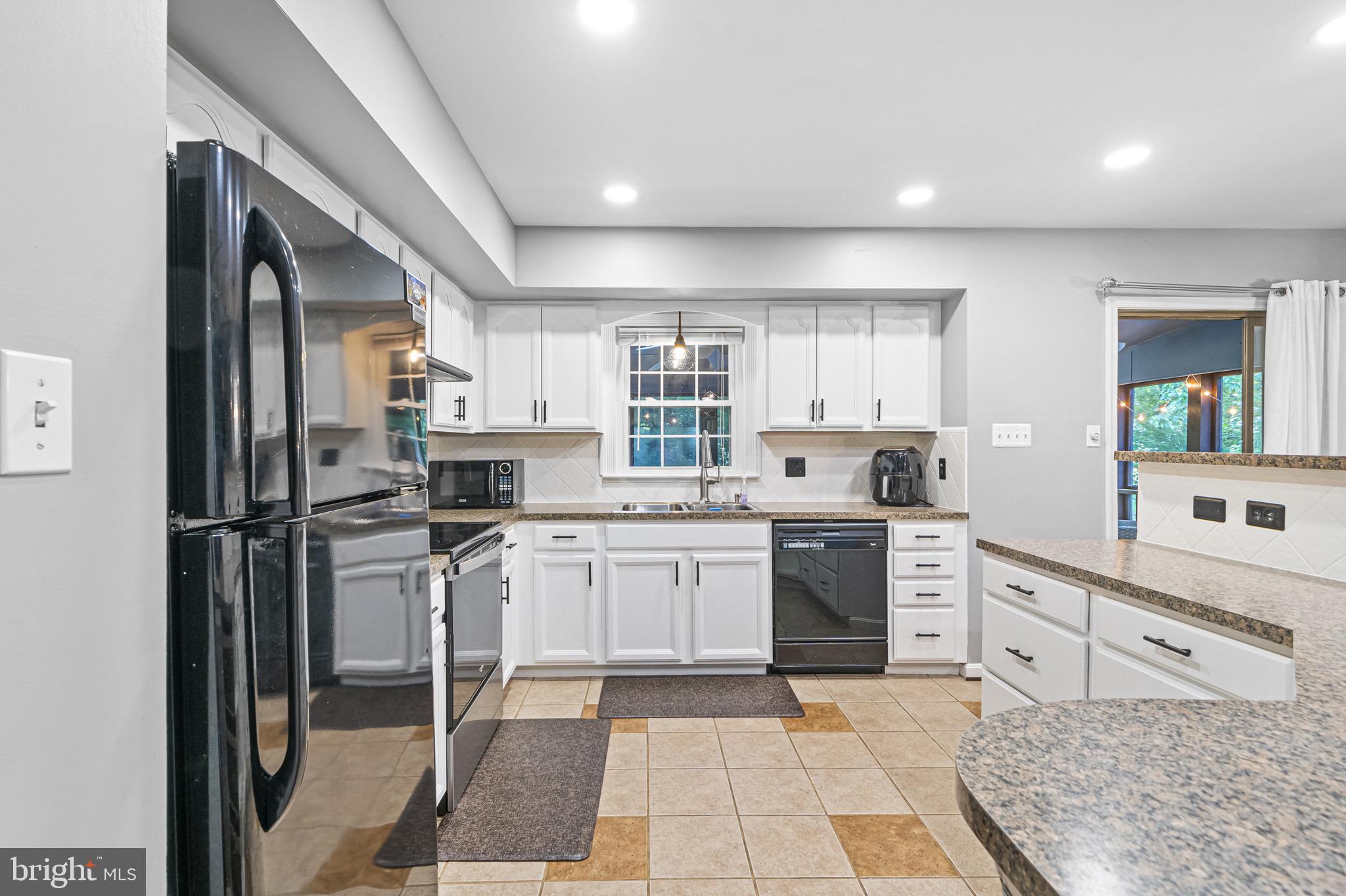 7489 Robin Road La Plata, MD 20646 - Photo 2 of 41 Gallery Image 2