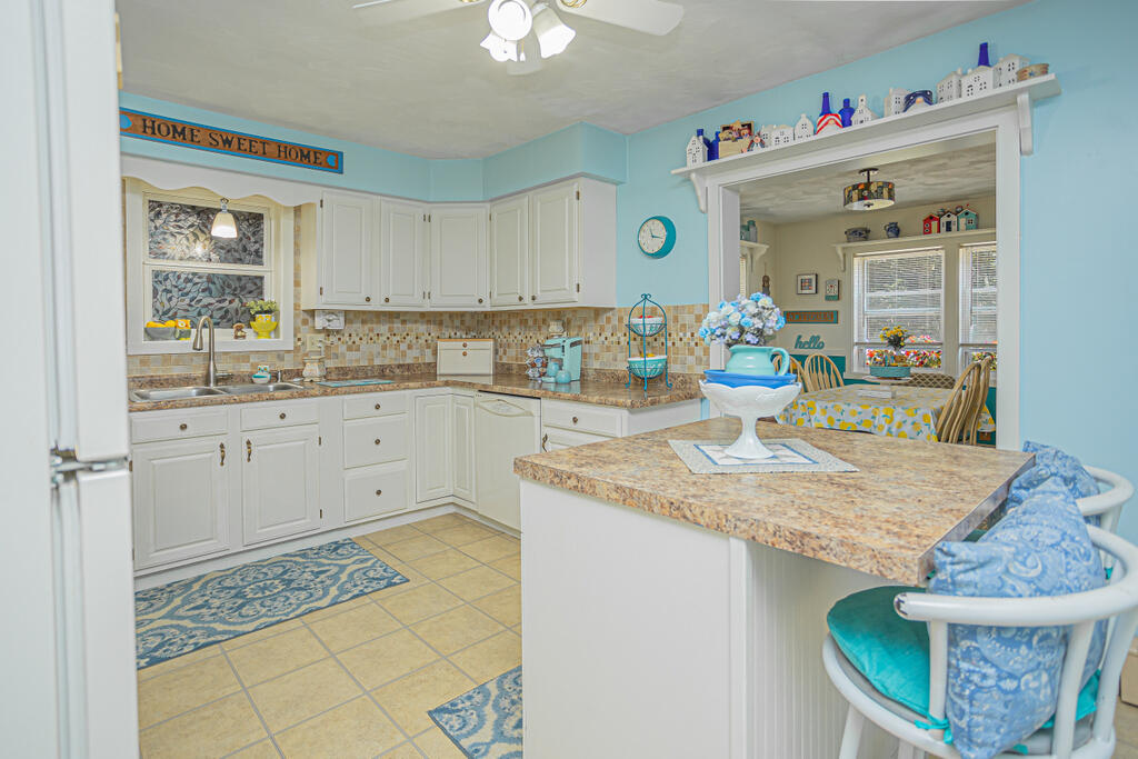 824 Fairbanks Road Farmington, ME 04938 - Photo 6 of 79 Kitchen