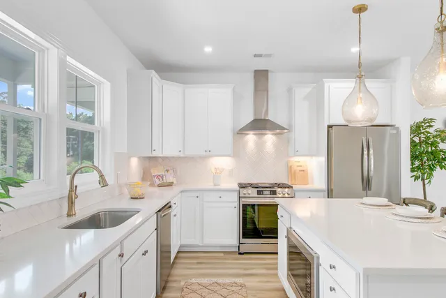 $416,500 | 637 North Laurel Street, Summerville, SC 29483