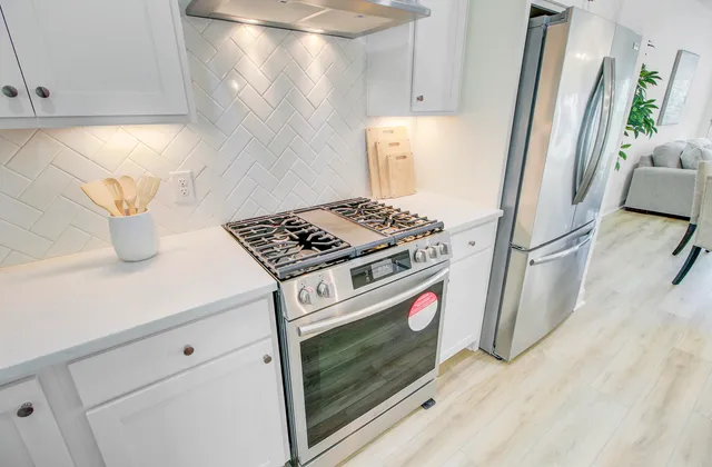 $416,500 | 637 North Laurel Street, Summerville, SC 29483