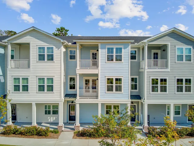 $416,500 | 637 North Laurel Street, Summerville, SC 29483