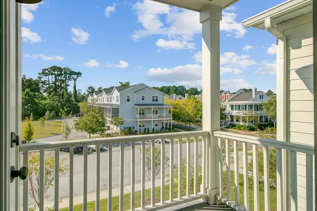 $416,500 | 637 North Laurel Street, Summerville, SC 29483