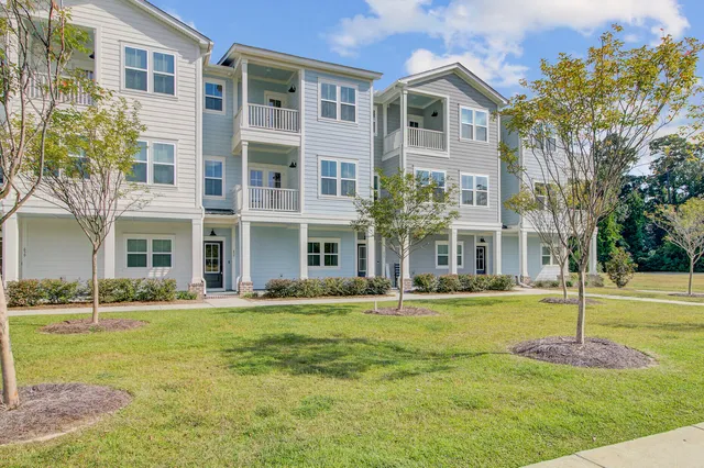 $416,500 | 637 North Laurel Street, Summerville, SC 29483