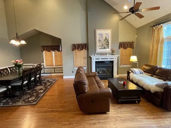 $888,600 | 1201 Matthew Woods Drive, Unit 1201, Braintree, MA 02184