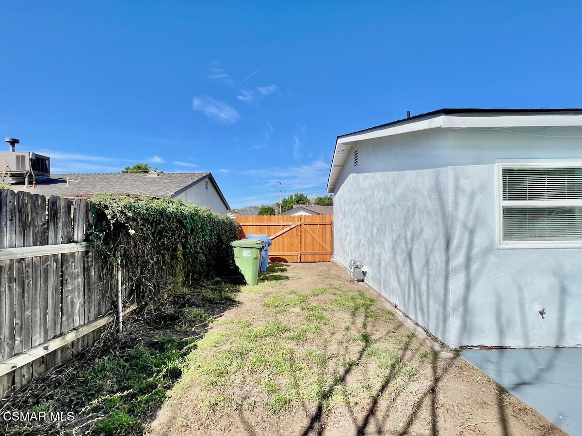 6334 Caroline Avenue Simi Valley, CA 93063 - Photo 27 of 30 a backyard of a house with lots of green space