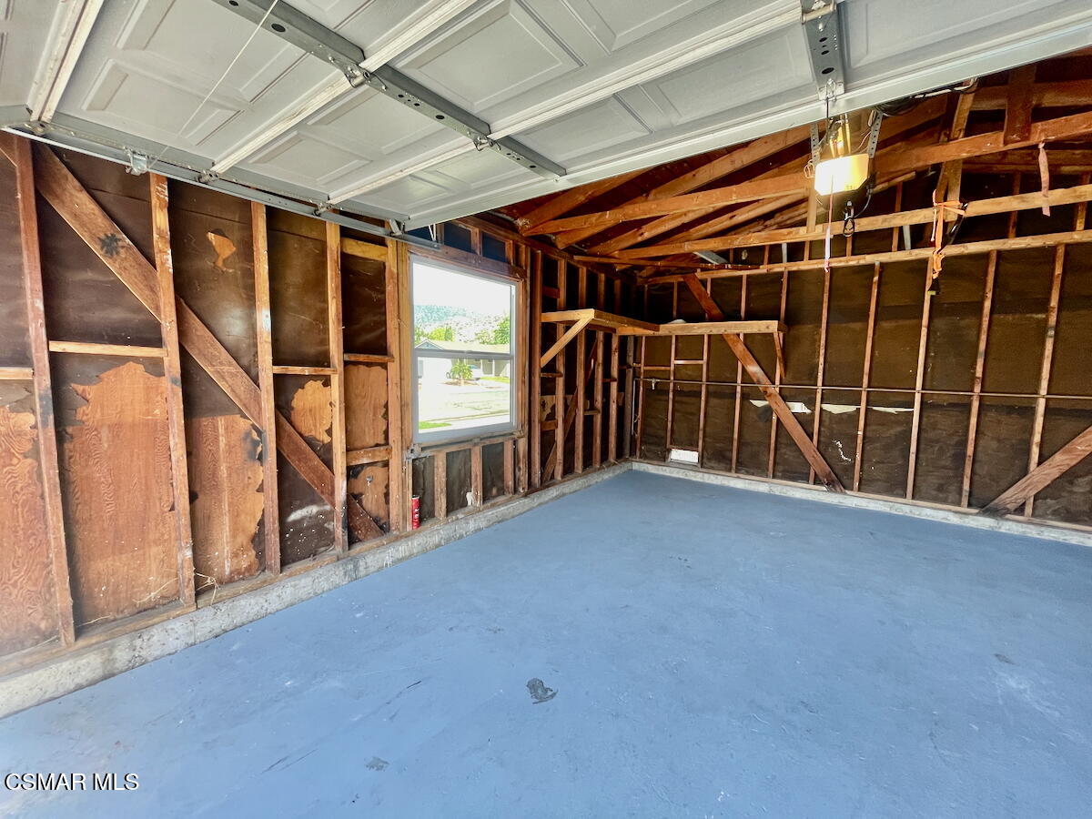 6334 Caroline Avenue Simi Valley, CA 93063 - Photo 29 of 30 a view of entryway